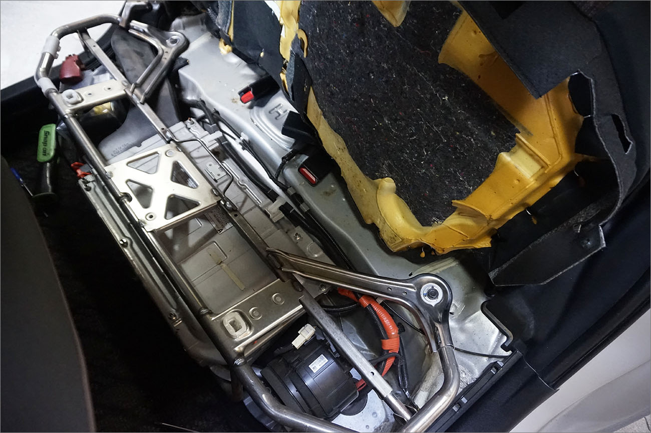 トヨタ アクア ハイブリットバッテリー交換 | 自動車整備士の厳選中古 